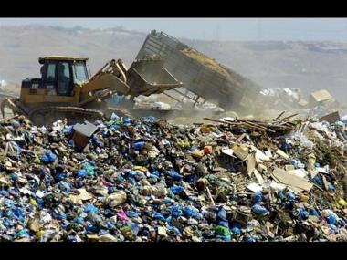 Με πρόστιμο 18 εκατ. ευρώ απειλείται η Ελλάδα για τα απόβλητα