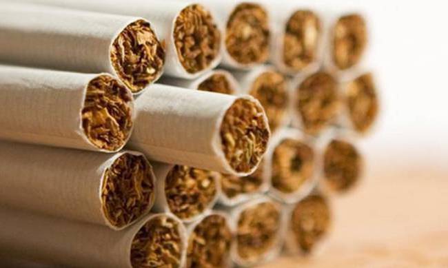 Κατασχέθηκαν πάνω από 1.600 αδασμολόγητα πακέτα τσιγάρων και πάνω από 1 κιλό λαθραίου καπνού