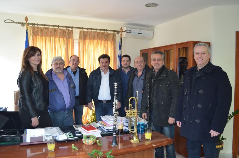 Δωρεά του Εμπορικού Συλλόγου Σκύδρας προς τη Δημοτική Φιλαρμονική.
