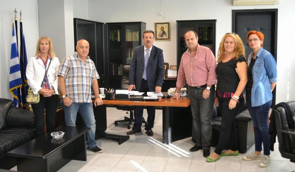 Επίσκεψη αντιπροσωπείας γονέων και του Διευθυντή του δημοτικού σχολείου Καλής στον Αντιπεριφερειάρχη Πέλλας