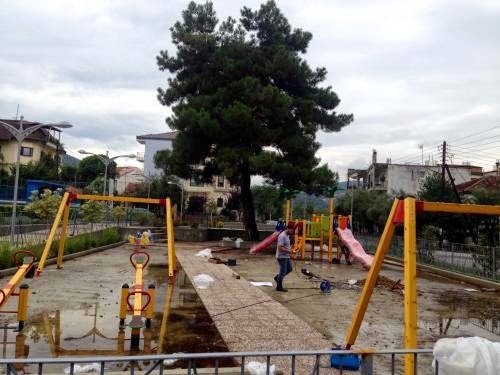 Έδεσσα: Τοποθέτηση παιδικής χαράς στη Πλατεία Μικράς Ασίας