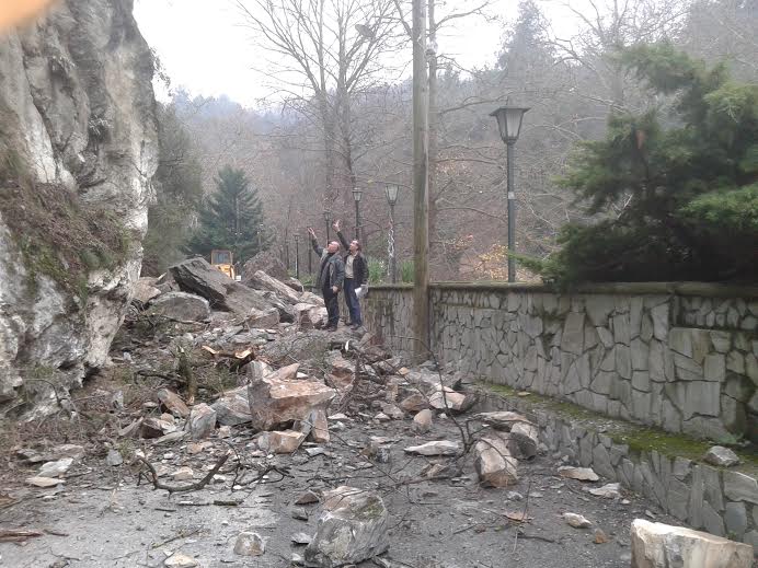 Κατολισθήσεις σημειώθηκαν στα Λουτρά Λουτρακίου Αλμωπίας