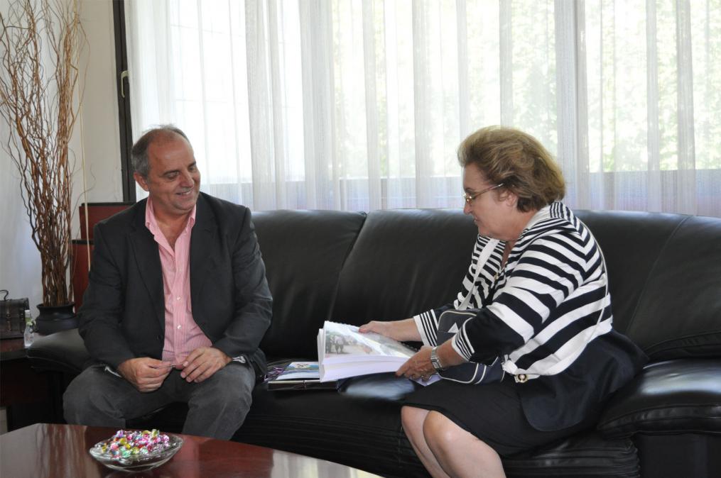 ΣΥΝΑΝΤΗΣΗ ΔΗΜΑΡΧΟΥ ΕΔΕΣΣΑΣ ΜΕ ΤΗ ΓΕΝΙΚΗ ΠΡΟΞΕΝΟ ΣΤΗΝ ΑΚΤΗ ΕΛΕΦΑΝΤΟΣΤΟΥ