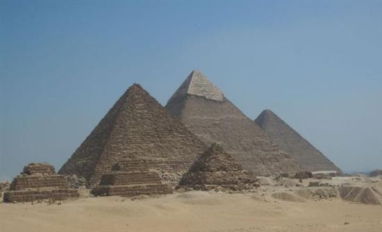 Φευγαλέα σωματίδια για τη χαρτογράφηση των αιγυπτιακών πυραμίδων