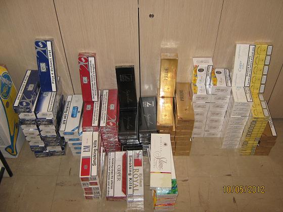 Συνελήφθησαν δύο άτομα για διάθεση λαθραίων τσιγάρων στα Γιαννιτσά Πέλλας Κατασχέθηκαν 1.590 πακέτα τσιγάρων, τα οποία δεν έφεραν την ειδική ταινία φόρου κατανάλωσης