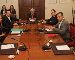 Οι πολιτικοί αρχηγοί αποφασίζουν για το προσφυγικό