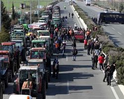 ΜΠΛΟΚΑ ΑΠΟ ΤΗ ΔΕΥΤΕΡΑ ΣΤΗΝΟΥΝ ΟΙ ΑΓΡΟΤΕΣ ΤΗΣ ΠΕΛΛΑΣ