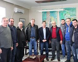 Επίσκεψη των εκπροσώπων του Λαογραφικού Ομίλου «Οι Άλμωπες» στον Δήμαρχο Αλμωπίας Δ.Μπίνο