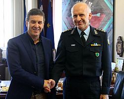 Εθιμοτυπική επίσκεψη του Αστυνομικού Διευθυντή Πέλλας Ι.Βακουφτσή στον Δήμαρχο Αλμωπίας Δ.Μπίνο.