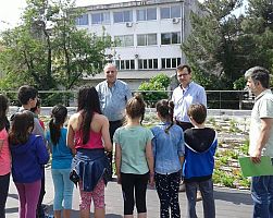 Επίσκεψη παιδιών και ξενάγηση στο φυτεμένο δώμα του Δημαρχείου  Έδεσσας