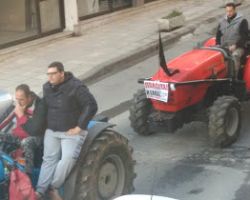 Μεγάλη πορεία από τρακτέρ στο κέντρο της Έδεσσας