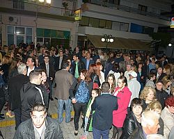 Μήνυμα νίκης από τη μεγαλειώδη συγκέντρωση του Νίκου Παπανικολάου