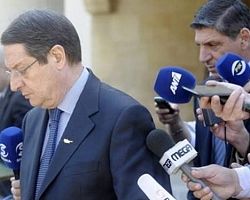 Όπισθεν ολοταχώς κάνει η κυπριακή κυβέρνηση