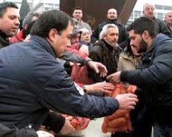 Η ομάδα γυναικών Πέλλας διαθέτει προιόντα στο χώρο της λαικής αγοράς Γιαννιτσών