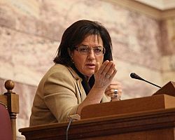 Βάσω Παπανδρέου: «Είσαστε εκτός τόπου και χρόνου»