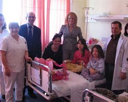 Η Θ. Τζάκρη επισκέφτηκε το Νοσοκομείο Γιαννιτσών