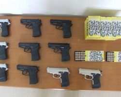 Συνελήφθησαν 2 υπήκοοι Βουλγαρίας στην Σκύδρα για εισαγωγή, μεταφορά και εμπορία όπλων