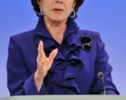 Επίτροπος Κρους: Χαμηλότερες από τις διαφημιζόμενες οι πραγματικές ταχύτητες των ευρυζωνικών συνδέσεων στην Ελλάδα