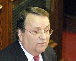 «Ανεπίτρεπτες εκπτώσεις και εξαιρέσεις στα ευεργετήματα για τις πολύτεκνες οικογένειες».
