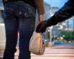 Επίθεση με σπρέι και κλοπή σε 38χρονη
