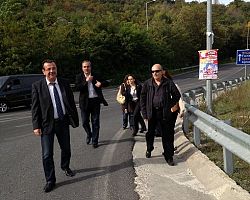 Επί τόπου αυτοψία σε σημεία του οδικού δικτύου που διερευνώνται δυνατότητες παρέμβασης-Επίσκεψη στον Π. Άγ. Αθανάσιο