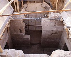 Νέος Μακεδονικός τάφος ανακαλύφθηκε στην Πέλλα (ΕΙΚΟΝΕΣ)