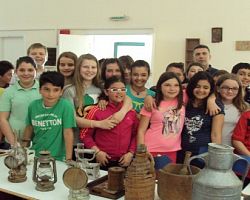 «Μίνι» Λαογραφικό μουσείο στο δημοτικό σχολείο Καρυώτισσας