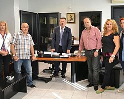 Επίσκεψη αντιπροσωπείας γονέων και του Διευθυντή του δημοτικού σχολείου Καλής στον Αντιπεριφερειάρχη Πέλλας