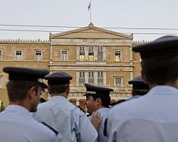 Πάνω από 40.000 δικαιούχοι κινδυνεύουν με περικοπές έως 50% στο εφάπαξ