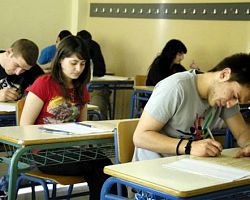 50 έως 80 ευρώ για να δει κάποιος το γραπτό του στις Πανελλαδικές!
