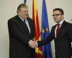 Προκλητικός ο ΥΠΕΞ των Σκοπίων – Αρνήθηκε να κάνει κοινή δήλωση ο Ευ. Βενιζέλος