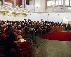 η Νέα Δημοκρατία ενάντια στη βία,  με το γενικό σύνθημα “ΦΤΑΝΕΙ ΠΙΑ