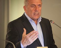 Αβραμόπουλος: Χρειάζεται ισχυρότερη διασφάλιση των εξωτερικών συνόρων της ΕΕ