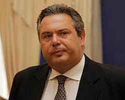 WWF Ελλάς εναντίον Πάνου Καμμένου για τη ΦΩΤΟ με τον σκοτωμένο καρχαρία