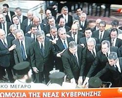 Εν μέσω αντιδράσεων η ψήφος εμπιστοσύνης στην κυβέρνηση Παπαδήμου