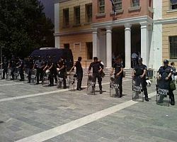Αθώοι οι επτά από τους οκτώ χρυσαυγίτες για τα επεισόδια στην Βέροια