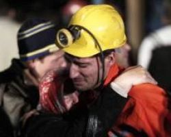 Τουρκία: Τριήμερο εθνικό πένθος: «Μειώνονται οι ελπίδες να βρεθούν επιζώντες», λέει ο υπ. Ενέργειας