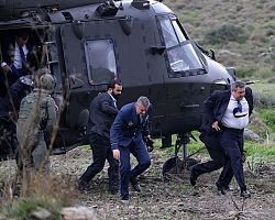 Αποδοκίμασαν τον Καμμένο στην Κω: Δεν άφηναν να προσγειωθεί το ελικόπτερο