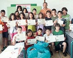 Πώς τα πλαστικά καπάκια έγιναν… αναπηρικά αμαξίδια