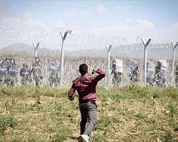 Στο στόχαστρο της ΕΛΑΣ οι δήθεν «αλληλέγγυοι» που κινητοποιούν τους πρόσφυγες στην Ειδομένη