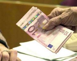 Δημόσιο: Αναγκαστική έξοδος με τσεκούρι στις συντάξεις
