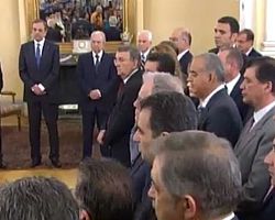 Ολοκληρώθηκε η ορκωμοσία της νέας κυβέρνησης (ΦΩΤΟ)