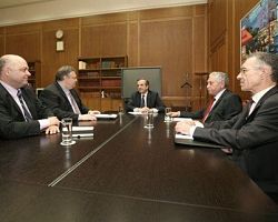 Σύσκεψη των πολιτικών αρχηγών