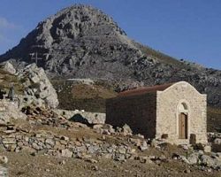 Μετά από 600 χρόνια λειτουργεί ξανά η Μονή των Τριών Ιεραρχών στην Κρήτη [εικόνες].