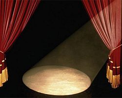 Γνωστή ηθοποιός φιλοξενεί στο σπίτι της δύο πρόσφυγες από τη Συρία!