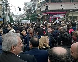 LIVE:Λαοθάλασσα στα Γιαννιτσά. Βροντοφώναξαν τo “ΟΧΙ” πλήθος κόσμου