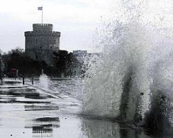 Θεσσαλονίκη: Σοβαρά προβλήματα από ισχυρή καταιγίδα