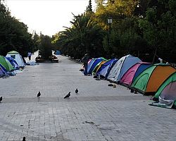 2.558 σκηνές από την Περιφέρεια Κεντρικής Μακεδονίας προς τους πρόσφυγες