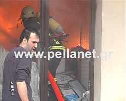 Πυρκαγιά σε ημιυπόγεια αποθήκη διώροφης οικίας