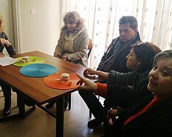 ΣΥΝΑΝΤΗΣΗ ΤΗΣ Θ. ΤΖΑΚΡΗ ΜΕ ΕΡΓΑΖΟΜΕΝΟΥΣ ΣΤΙΣ ΥΠΗΡΕΣΙΕΣ ΤΗΣ ΔΙΕΥΘΥΝΣΗΣ ΑΓΡΟΤΙΚΗΣ ΑΝΑΠΤΥΞΗΣ ΚΑΙ ΚΤΗΝΙΑΤΡΙΚΗΣ ΤΗΣ ΠΕΡΙΦΕΡΕΙΑΚΗΣ ΕΝΟΤΗΤΑΣ ΠΕΛΛΑΣ ΣΤΗΝ ΑΛΜΩΠΙΑ